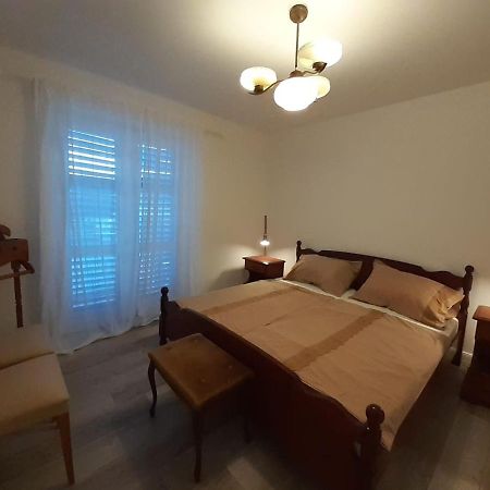 Apartments Dile Sukosan Bagian luar foto