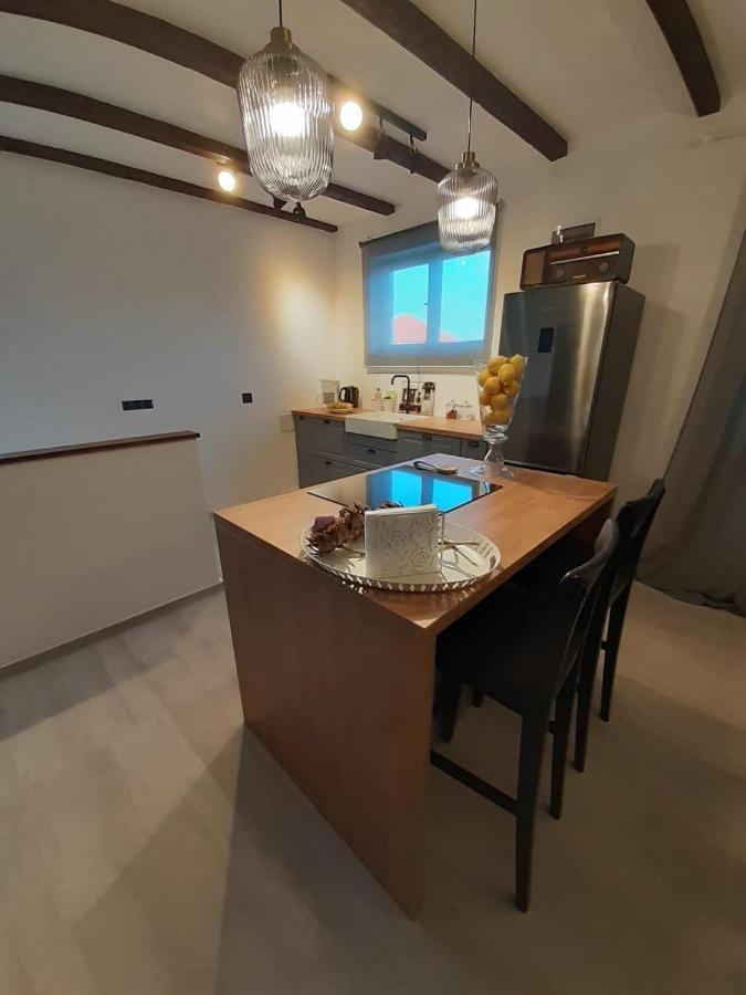 Apartments Dile Sukosan Bagian luar foto